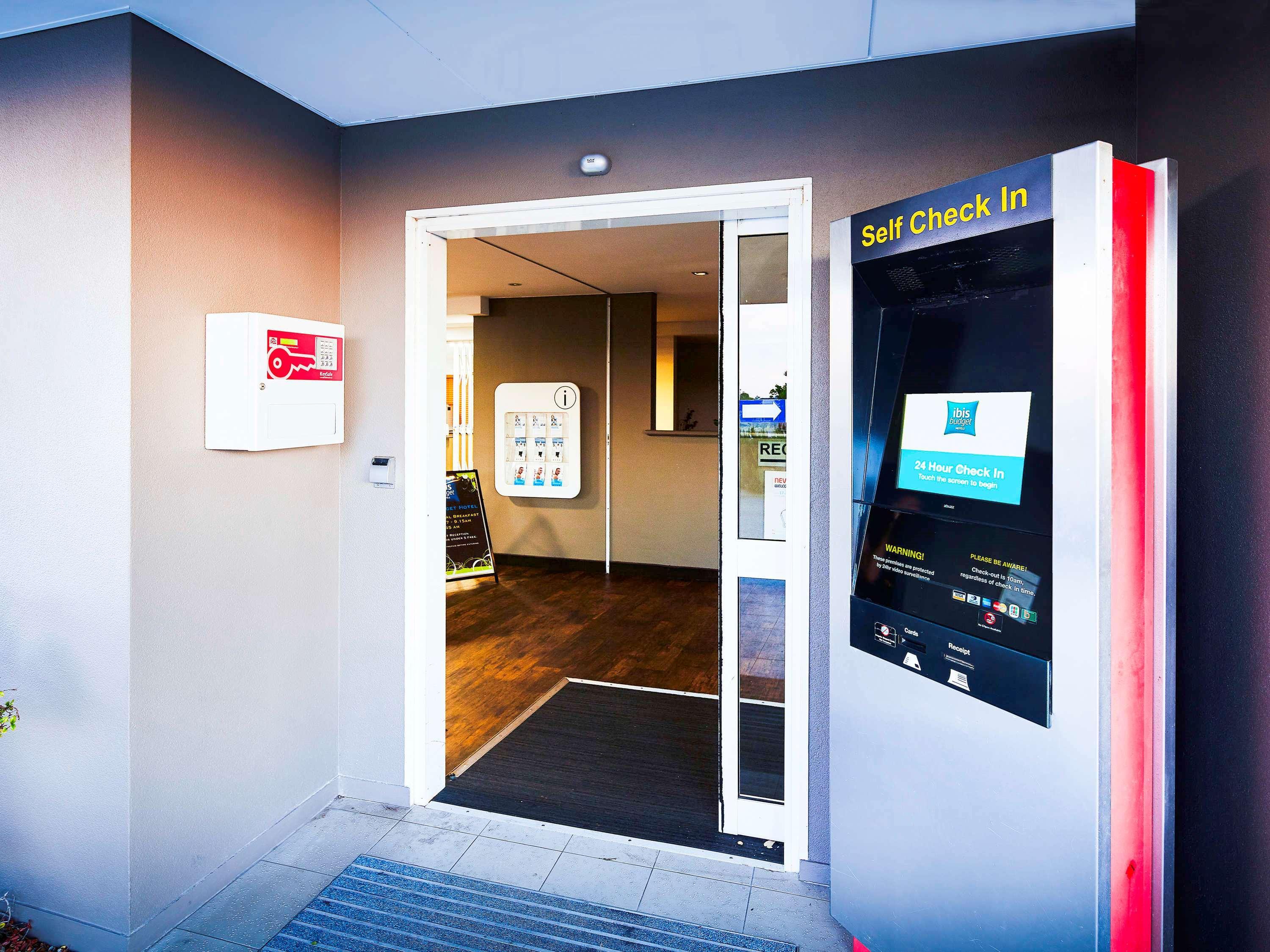 Ibis Budget Perth Airport Экстерьер фото