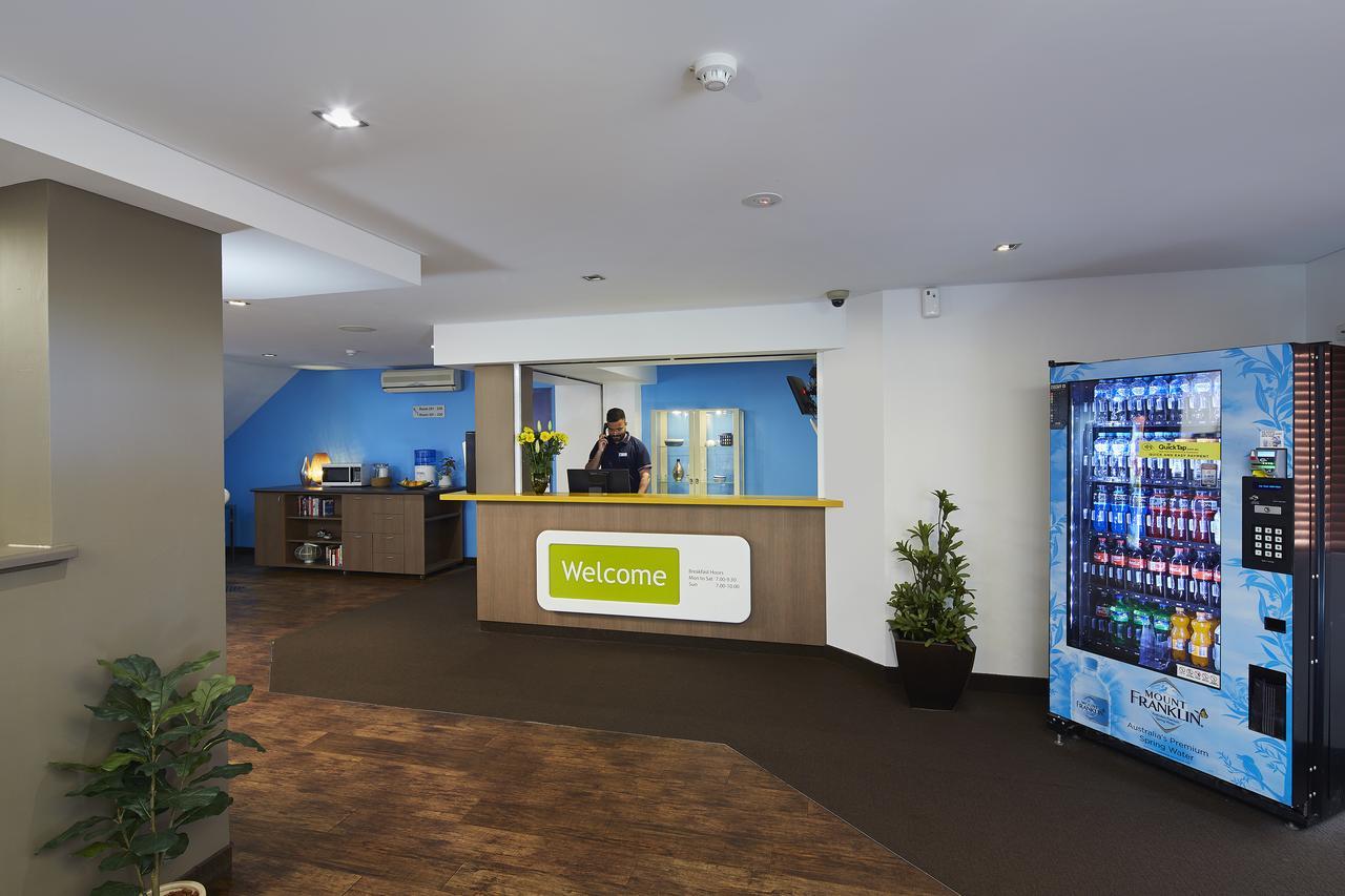 Ibis Budget Perth Airport Экстерьер фото