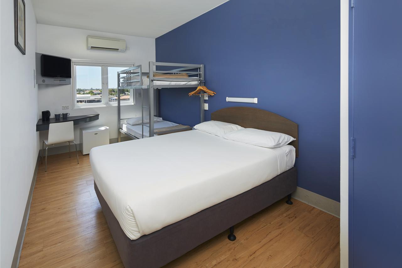 Ibis Budget Perth Airport Экстерьер фото